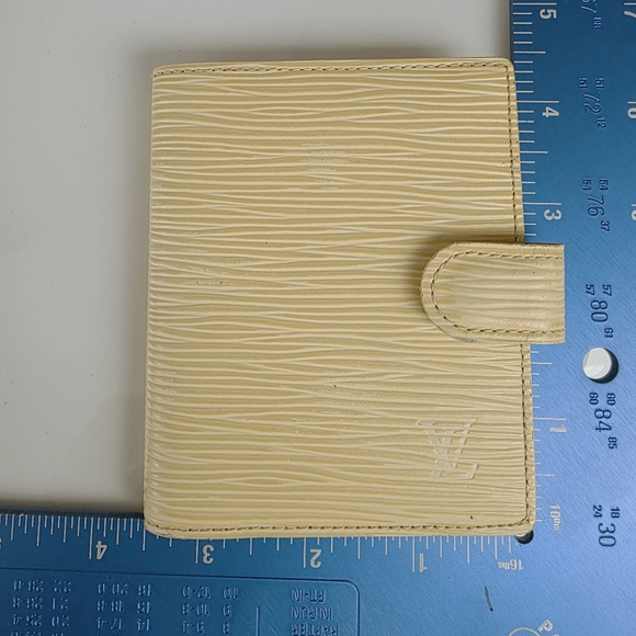 Louis Vuitton Epi Small Card Holder Notebook Cover Soft Yellow Beige Snap - Picture 14 of 14